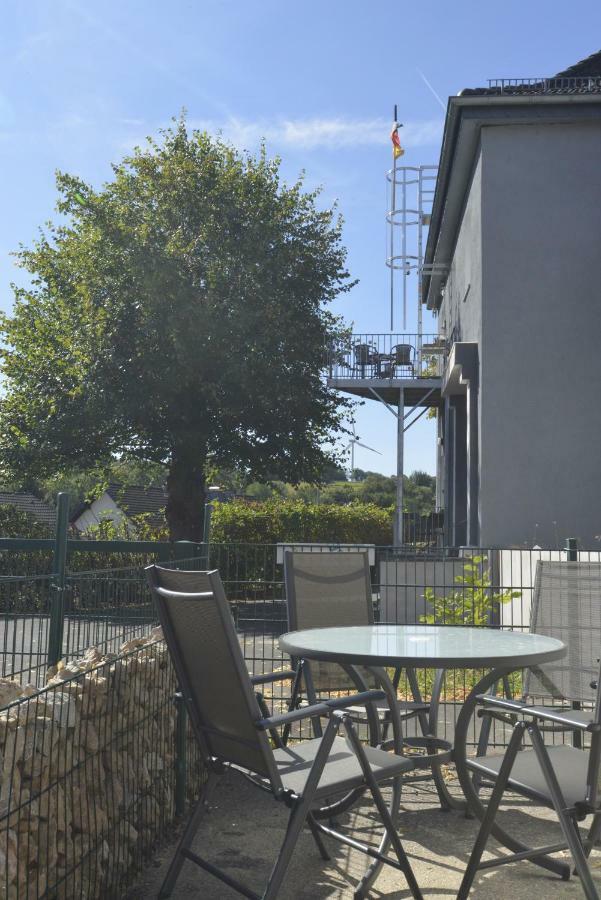 Alte Schule 1 Apartment Kall Luaran gambar